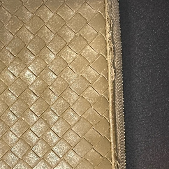 Bottega Veneta Tan Leather Wallet - Picture 3 of 10
